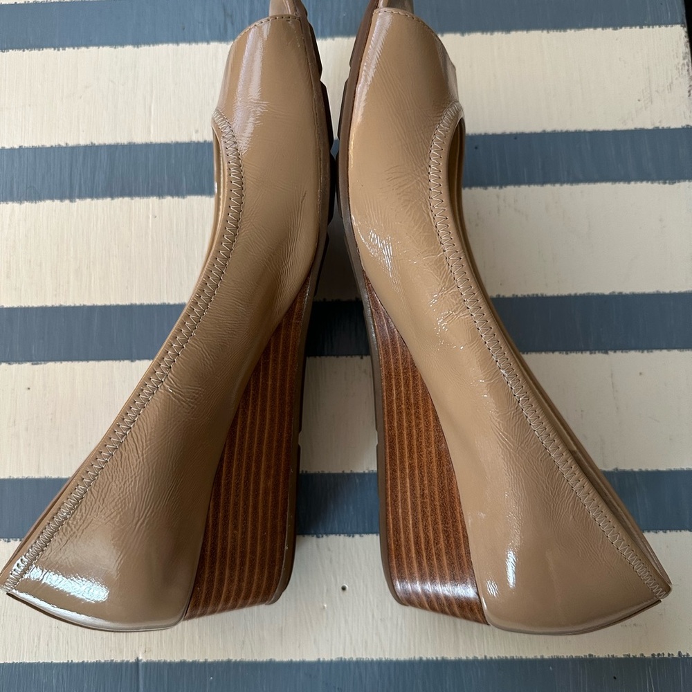 Cole Haan by Nike Air Women’s Peep Toe Patent Leather Wedge - Picture 3 of 9